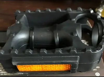 Bell Kicks 350 Universal Bicycle Pedal Set photo 2