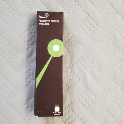 DinoFire Wireless Presenter with Hyperlink and Volume Control