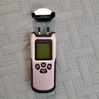 Pin-Type Digital Wood Moisture Meter photo 2