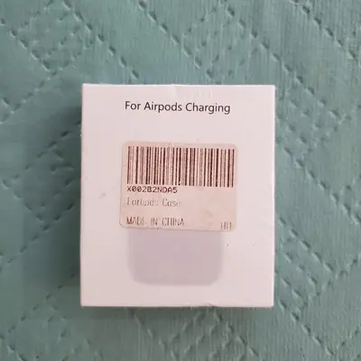 Apple AirPods Wireless Charging Case Only photo 2