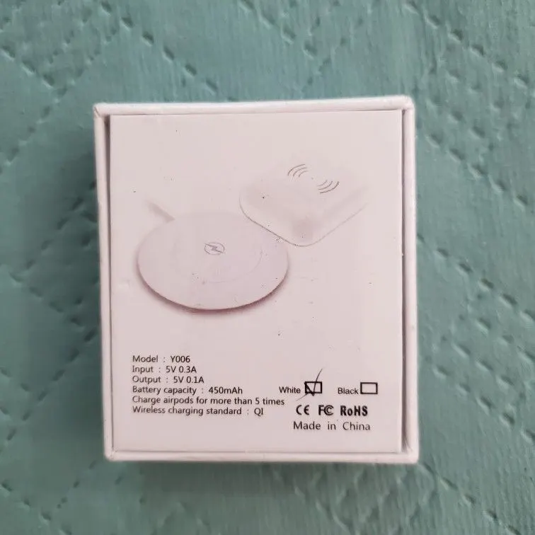 Apple AirPods Wireless Charging Case Only
