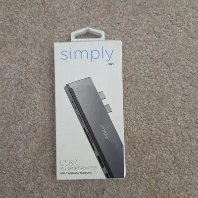Simply USB-C Multiport Hub for MacBook Pro 13 and 15 (2016-M2)