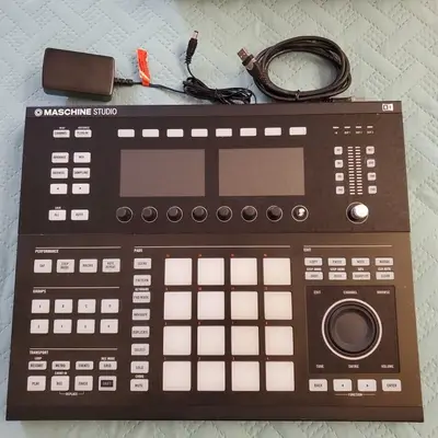 Native Instruments Maschine Studio Controller