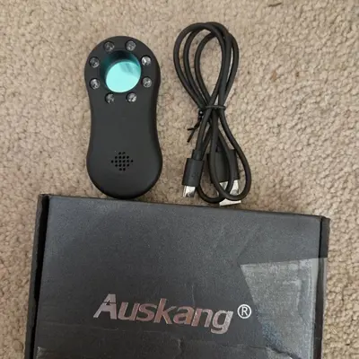 3-in-1 Hidden Camera Detector, Luggage Alarm and Flashlight photo 7