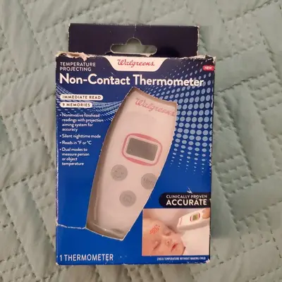 Non-Contact Temperature Projecting Thermometer for Objects
