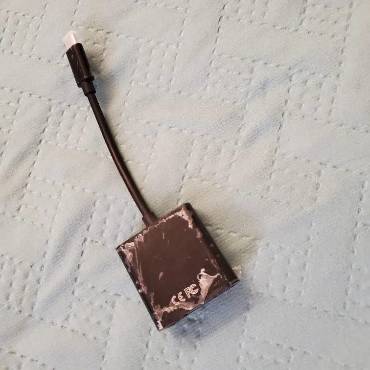 USB-C Male to VGA Female Video Adapter