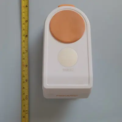 Fiskars ThickPunch Circle Punch for Scrapbooking