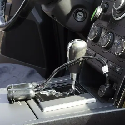 EverStart Plus 12V 2.4A Dash-Mount Dual USB Car Charger photo 3