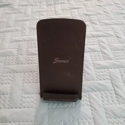 SENEO Qi Fast Wireless Charger Stand photo 2