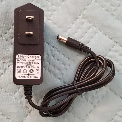 12.6V 1A AC/DC Charger for 3S Li-Ion/LiPo 18650 Batteries