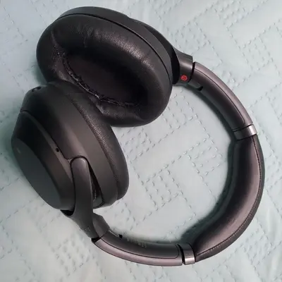 Sony WH-1000XM3 Wireless Noise-Canceling Bluetooth Headphones photo 3