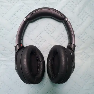 Sony WH-1000XM3 Wireless Noise-Canceling Bluetooth Headphones photo 4