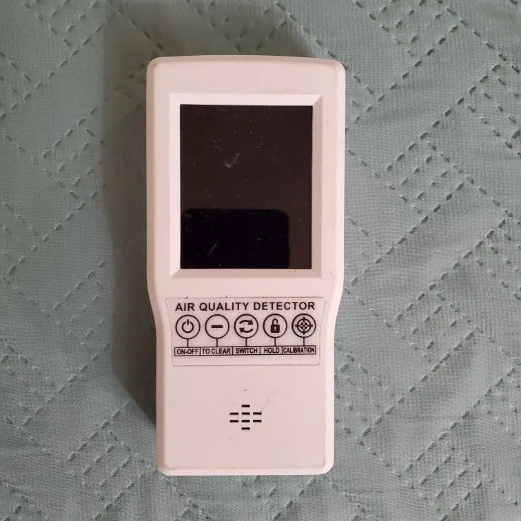 Handheld Air Quality Tester: CO2, HCHO, TVOC, PM2.5, PM10
