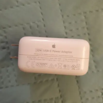 Original Apple 30W USB-C Power Adapter A1882 photo 2