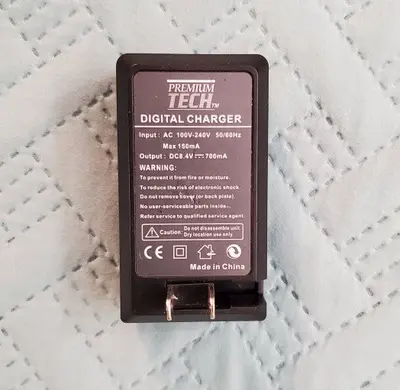 Premium Tech Mini Wall Charger for Canon LP-E6 photo 2