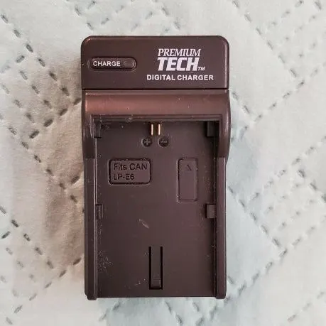Premium Tech Mini Wall Charger for Canon LP-E6