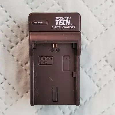 Premium Tech Mini Wall Charger for Canon LP-E6