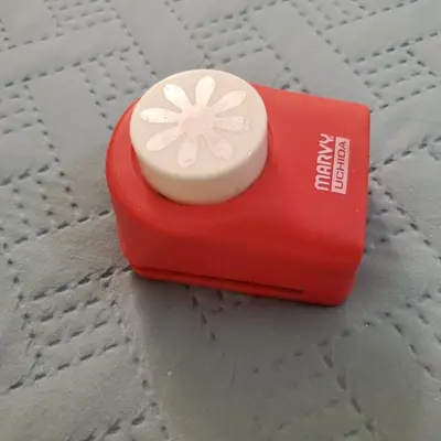 Marvy Uchida 1" Daisy Flower Paper Punch