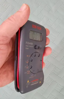 Cen-Tech P33499 Pocket Digital Multimeter with Vinyl Case photo 2
