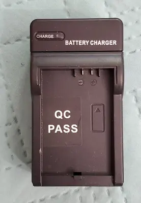 Compact Battery Charger for Canon BP-819, BP-807, BP-808, BP-809 photo 2