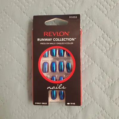 Revlon Runway Collection Press-On Nails 91032, Blue, 24 Nails