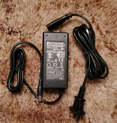 ULLPOWER GSW48-150-3000 15V 3A Desktop Power Adapter