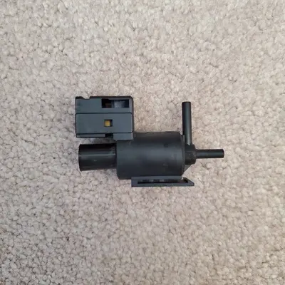 EGR Vacuum Solenoid Switch Valve K5T49090 for Mazda 626, MX-6, Protege, RX-8 photo 2