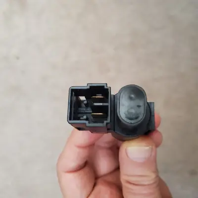 EGR Vacuum Solenoid Switch Valve K5T49090 for Mazda 626, MX-6, Protege, RX-8 photo 3