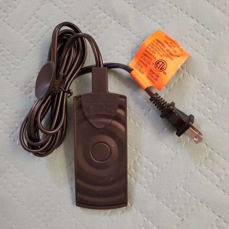 Aqueon Flat Submersible Aquarium Heater, 7.5W, for 1-5 Gallons