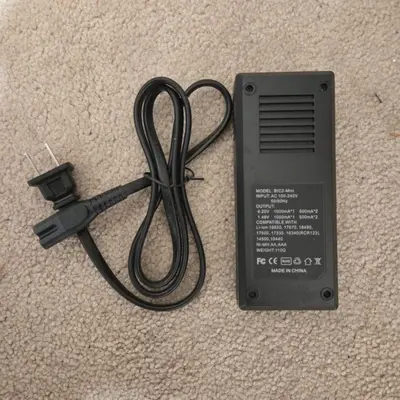 2-Slot Universal Smart Charger for 3.7V Li-ion Cells photo 2