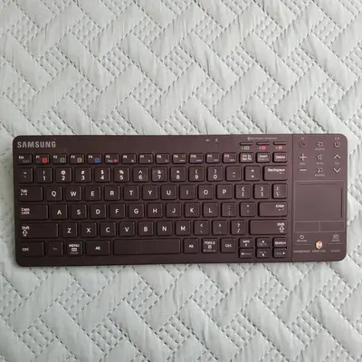 Samsung VG-KBD2000 Smart Wireless Keyboard (2014)