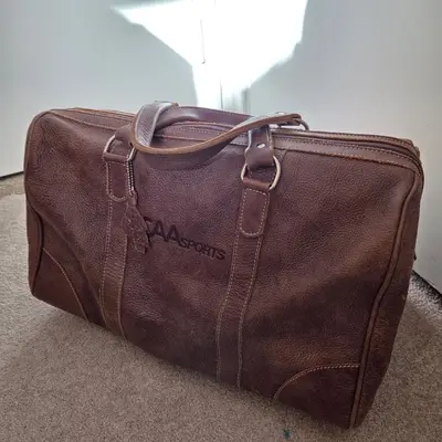 Vintage ROOTS Brown Leather Duffel Travel Bag photo 2