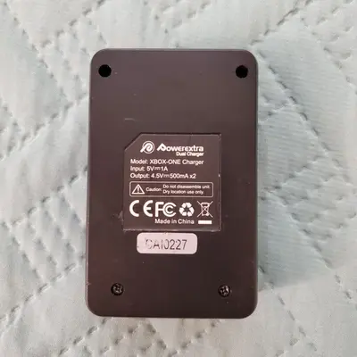 Dual Fast Charger for Xbox One / One S / One X / Elite Controllers photo 2