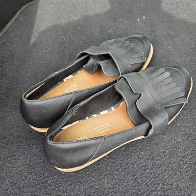 TOMS Mallory Loafers, Black Leather with Fringe, Size 8 photo 3