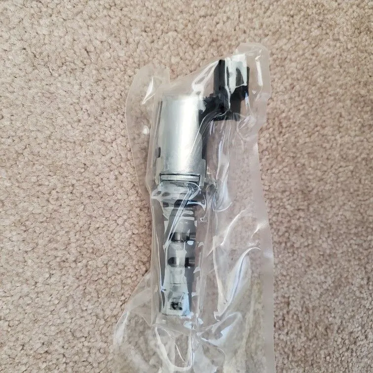 VVT Variable Valve Timing Solenoid 15330-22030 for Toyota, Audi, Chevrolet
