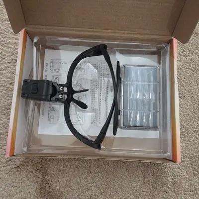 Portable Magnifying Glass with Two LED Lights, Bracket and Headband photo 2