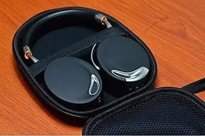 Portable Hard Carrying Case for Sony, Bose and Bluedio Headsets photo 5