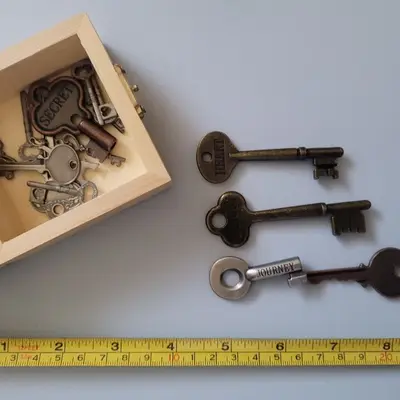 Small Wooden Storage Box with 15 Decorative Keys photo 2