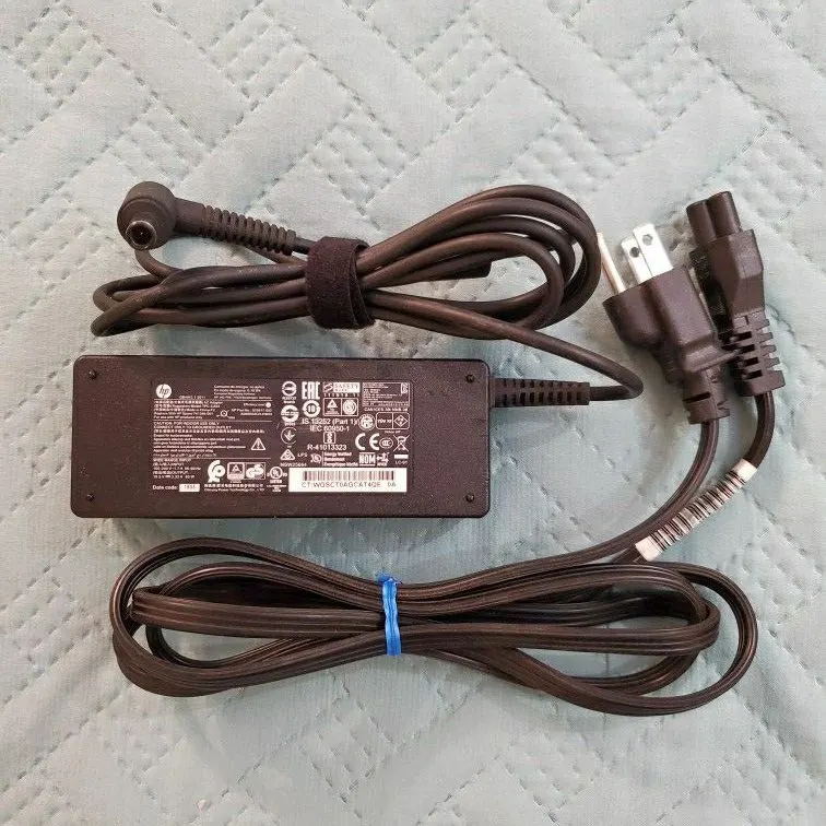 Genuine HP 65W 19.5V 3.33A AC Adapter 929817-002