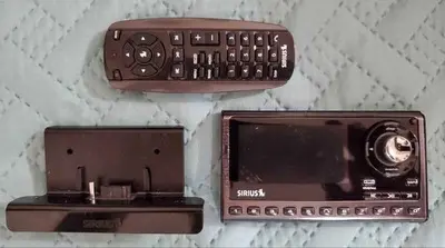 SIRIUS Sportster 5 Satellite Radio Receiver with Dock and Remote photo 3