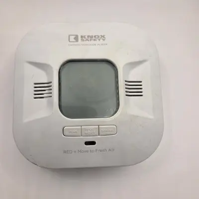 Plug-In Carbon Monoxide Alarm with Digital Display and Voice Alerts photo 6