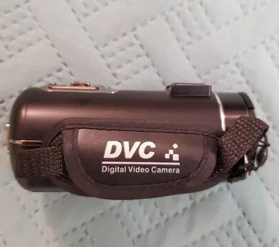 HD 1080P Camcorder, 3" Rotatable LCD (For Parts, No Battery) photo 4