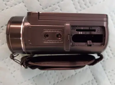 HD 1080P Camcorder, 3" Rotatable LCD (For Parts, No Battery) photo 6