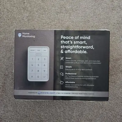 Wyze Home Security Core Kit: Hub, Keypad, Motion and 2 Entry Sensors photo 2