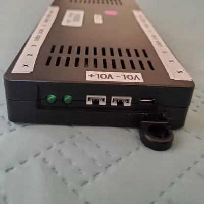 HBT1 Retail SRE Display Audio Server with Mounting Holes photo 3