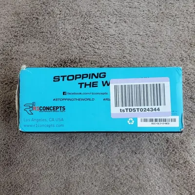 R1 Concepts Front Ceramic Brake Pads with Rubber-Steel-Rubber Shims photo 4