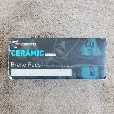 R1 Concepts Front Ceramic Brake Pads with Rubber-Steel-Rubber Shims photo 2