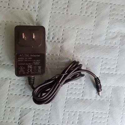 16.8V 1000mA Li-Ion Wall Charger, 3.5mm Connector