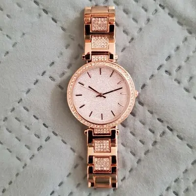 Gold Watch with Japan Movement and Metal Bezel