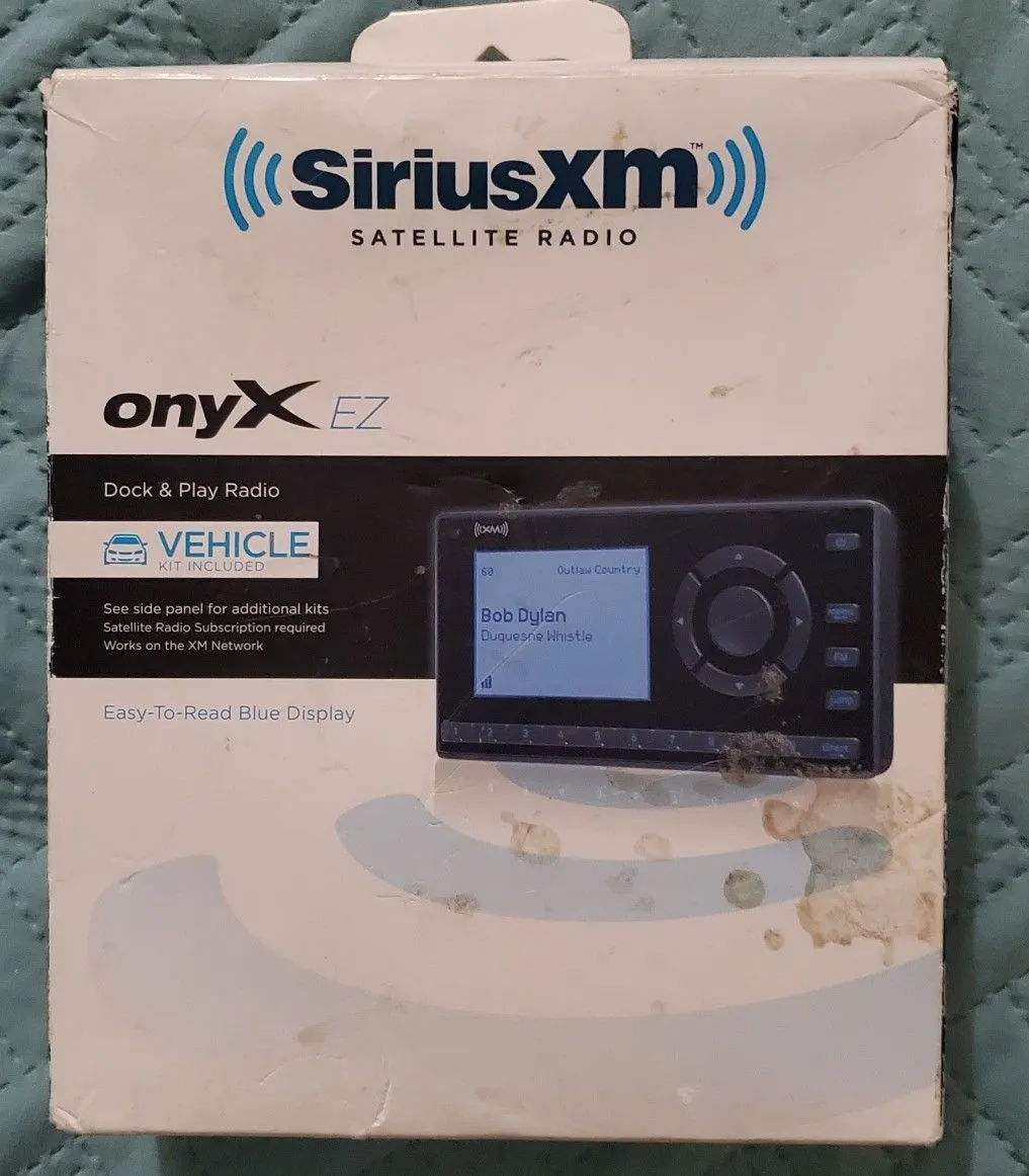 SiriusXM Onyx EZ XEZ1V1 Satellite Radio with Vehicle Kit